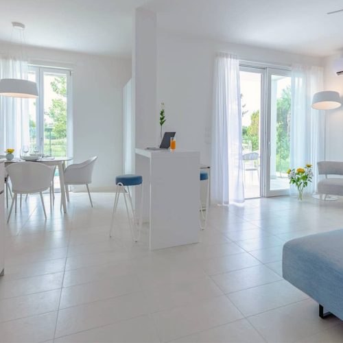 Pareus Beach Resort - Villa Mare Küche Wohn Essbereich 1350 x